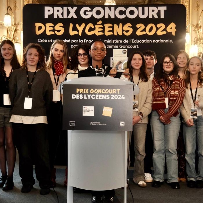 Sandrine Collette est lauréate 2024 du Prix Goncourt des Lycéens pour Madelaine avant l’aube